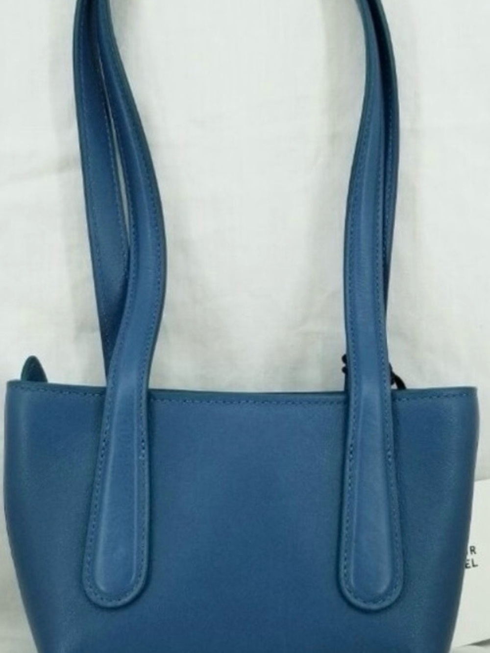 Mansur Gavriel Giraffe Mini
Leather Purse -NWT - Peacock
Limited Edition - Picture 5 of 7
